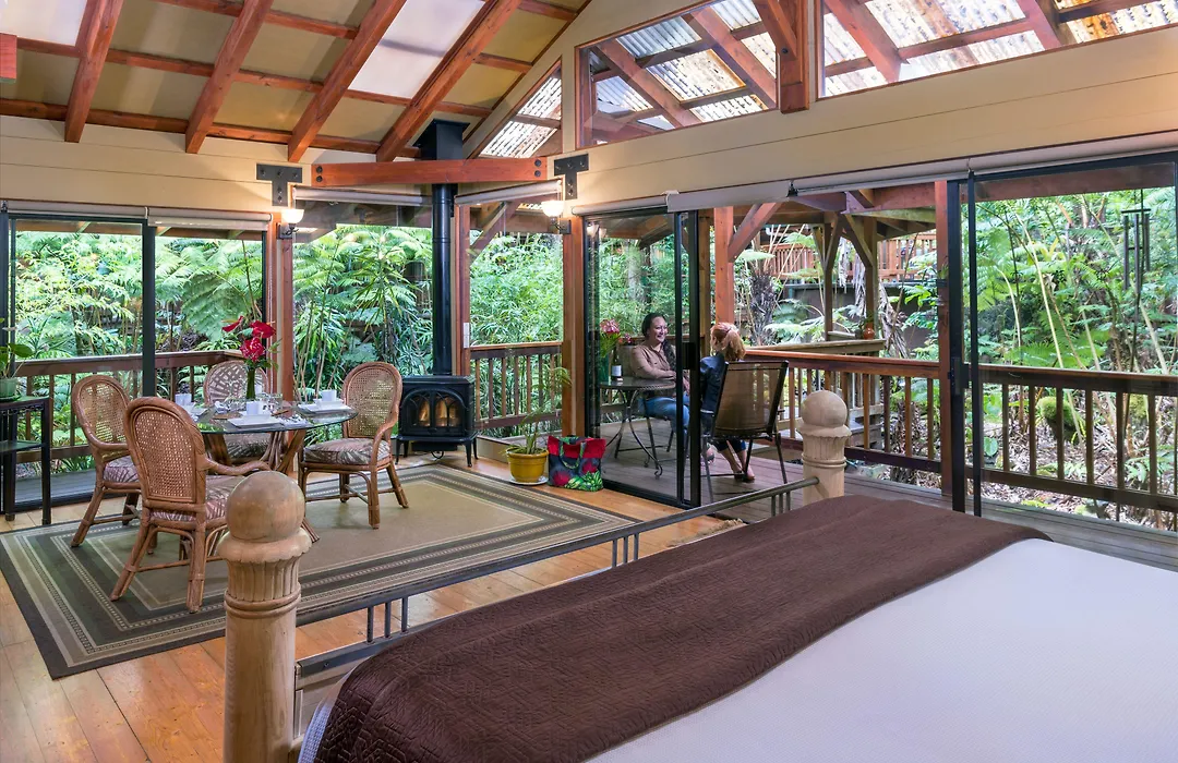 Volcano Village Lodge-1
